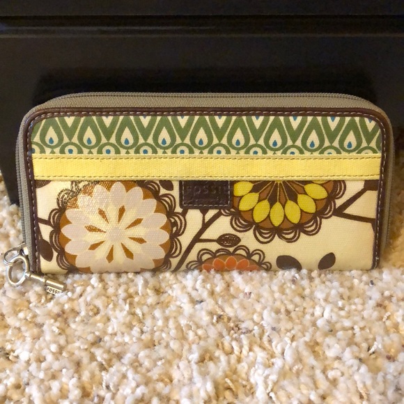 Fossil Wallet - Picture 1 of 3
